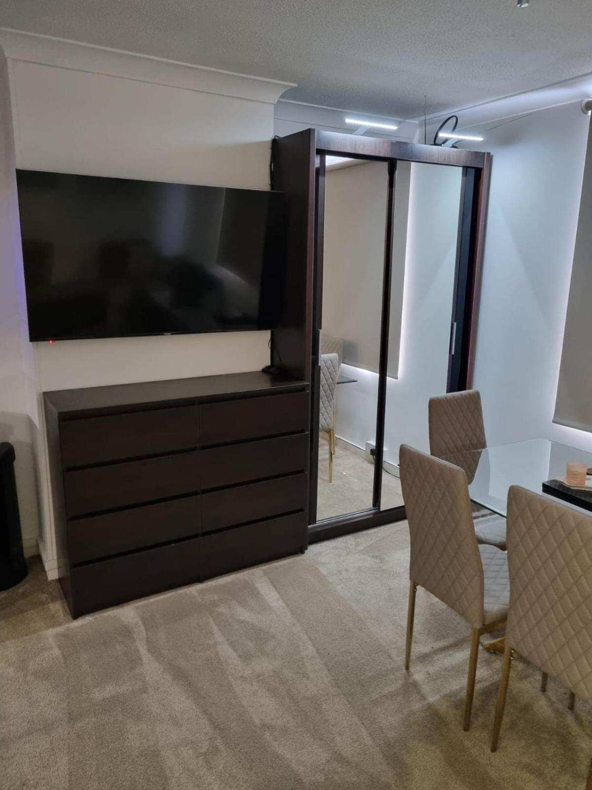 Stylish London Apartment & Free Parking Esterno foto